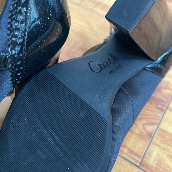 Coach - Picture 4 of 7